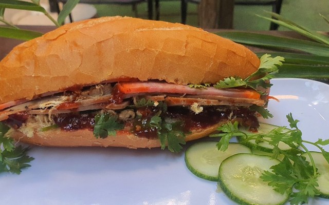 Bánh Mì Miền Trung - Hồ Văn Long