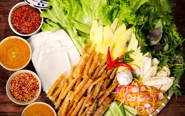 Nem Nướng Ninh Hoà Út Hương - Tô Ngọc Vân