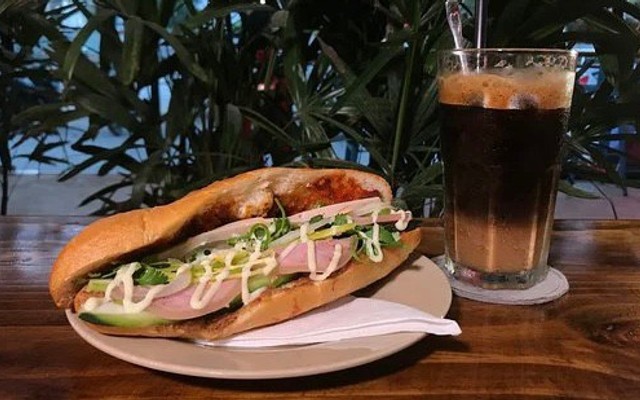 Bánh Mì & Cafe 24 Giờ - Nguyễn Văn Cừ