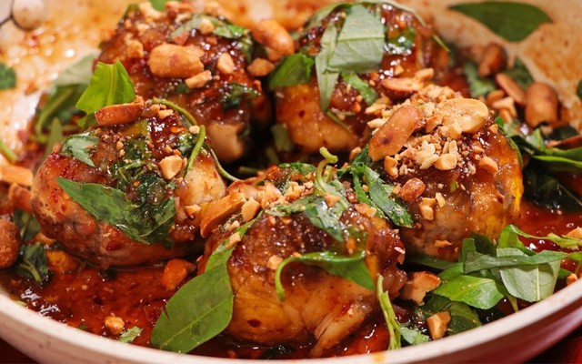 Cô Vân - Trứng Vịt Lộn & Trứng Cút Lộn - 87 Phạm Như Xương