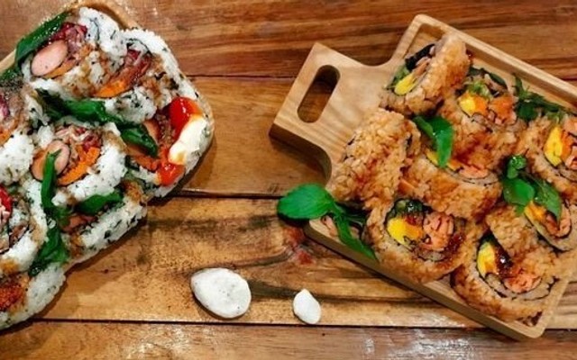 Cơm Nắm Cơm Cuộn Kinh Thành - Trần Phú