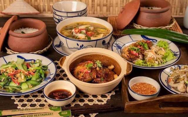 Cơm Niêu Hội Phố - Đinh Thị Thi