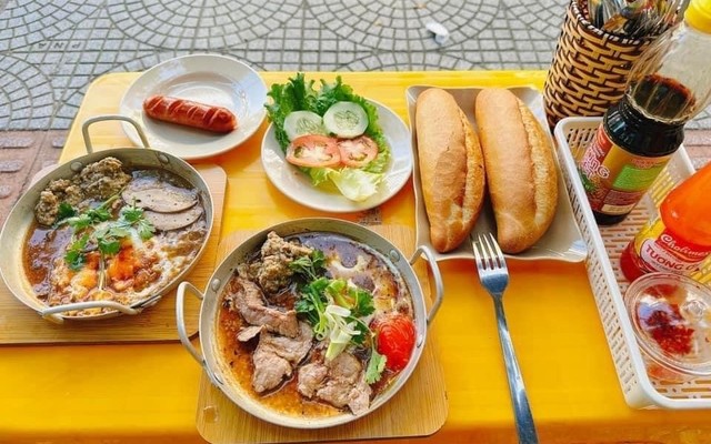Bánh Mì Chảo & Ram Cuốn Cải - 75 Yên Bái