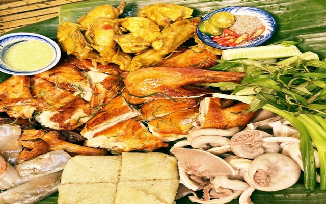 Gà Heo Tứ Tuyệt - Gà Nướng - Ngũ Hành Sơn