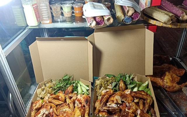 Gà Nướng Cơm Lam Nhi Võ - 134 Tuyên Quang