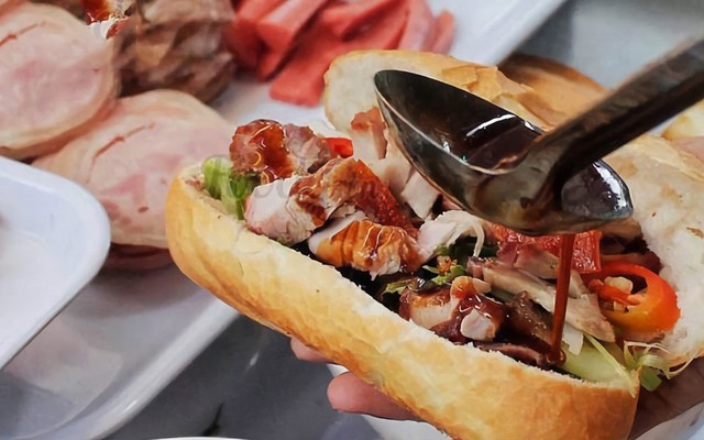 Bánh Mì Sài Gòn - Lê Lợi
