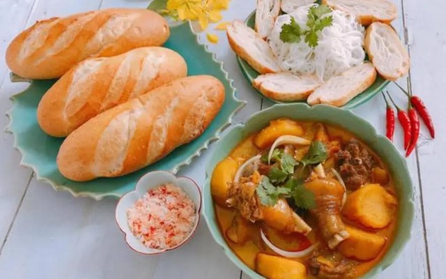 Bánh Mì Cà Ri Gà - Tuấn Mập