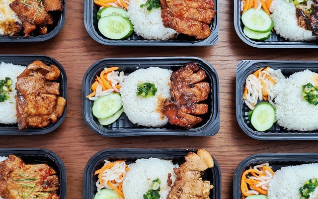 Cơm Delichi - Cơm Sườn, Ba Rọi Xốt, Cơm Văn Phòng - Nguyễn Thái Bình