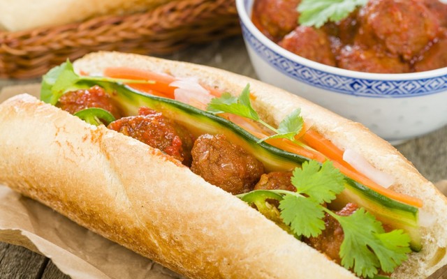 Bánh Mì Xíu Mại Dì Huyền - Vĩnh Hội