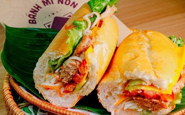 BÁNH MÌ NÓN - Văn Cao