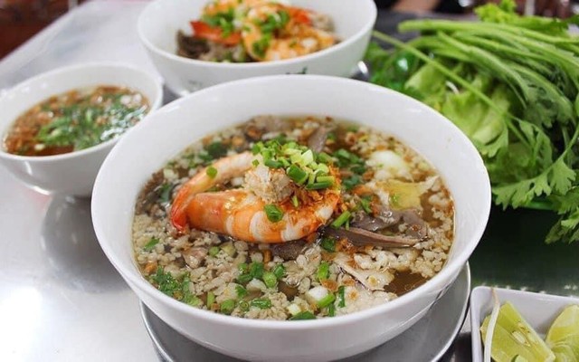 Hủ Tiếu Bò Viên Chú Tư Già - Trần Quang Khải