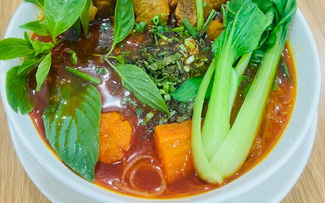 Mì Sườn Kho - Hủ Tiếu, Cơm Gà Xối Mỡ & Dimsum