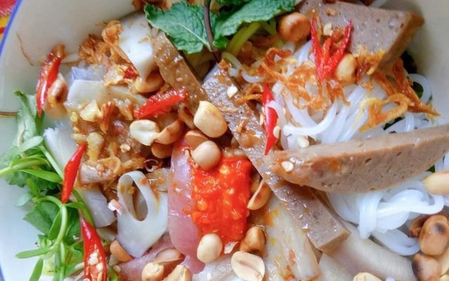 Bún Bò Huế Hà Tiên - Nguyễn Văn Cừ