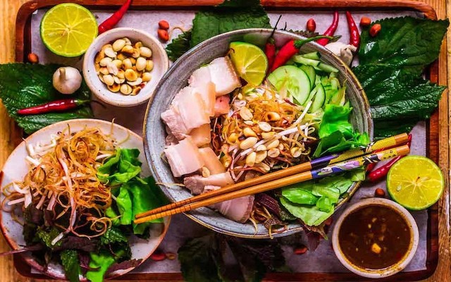 Nem Nướng & Bún Mắm Nêm Má Thuý - Phạm Văn Đồng