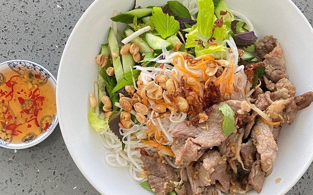 Cây Lộc Vừng - Bún Thịt Xào - Đường Số 11