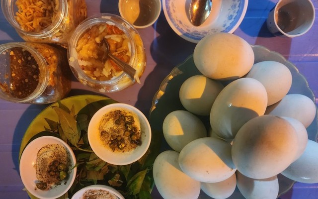 Trứng Vịt Lộn Cô Phi - 211 Tăng Bạt Hổ