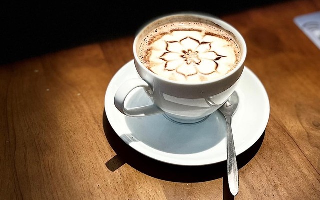 Le Cercle Sportif Cafe & Bistro - Lê Lợi