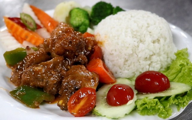 Cơm Bình Dân Triệu Vy