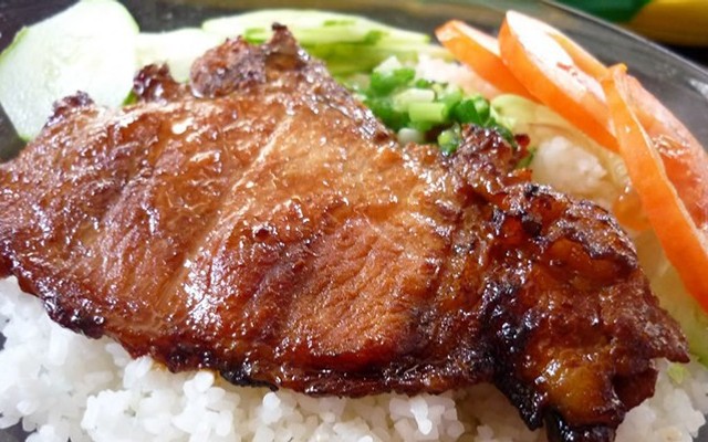 Cơm Bình Dân & Nước Ép - 219 Núi Thành