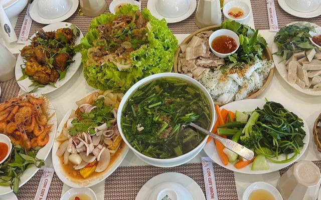 Nhà Hàng Cơm Quy Nhơn - Hoa Lư