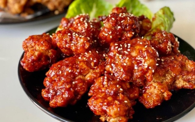 Hamburger, Gà Rán & Chân Gà Hạnh Phúc - Lê Hồng Phong