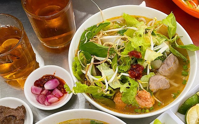 Châu Loan - Bún Bò Huế & Bún Chả Cá