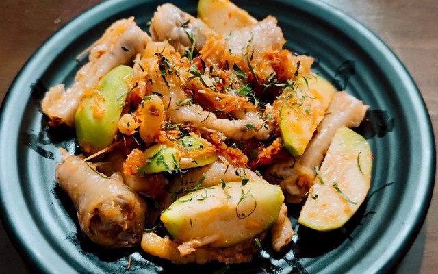 Mùa - Chân Gà Sả Tắc & Cút Lộn Sốt Me