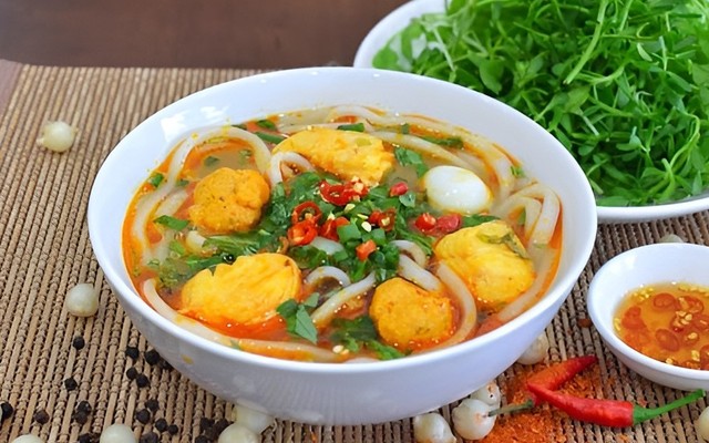 Quán Huế O Xuân - Bánh Lọc Huế, Bánh Canh Chả Cua & Tré Trộn