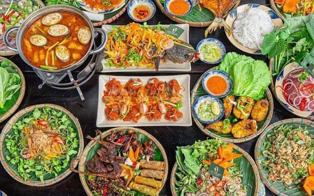 Nhà Hàng Vườn Ngọc Lan - Cống Quỳnh