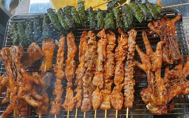 Tiệm Chân Gà Nướng - Đồ Nướng & Thịt Xiên