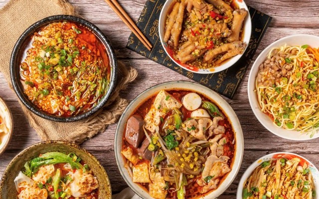 Cơm Gà Hầm Xin Xin - Lý Thái Tổ