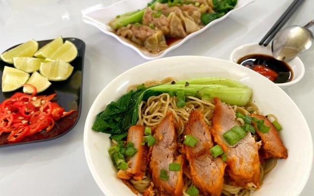 Tiệm Mì Sủi Cảo Người Hoa - 210 Lê Văn Phẩm