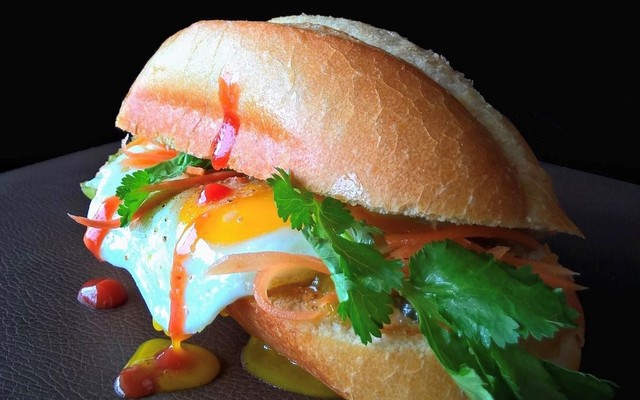 Xôi & Bánh Mì - Cô Tám