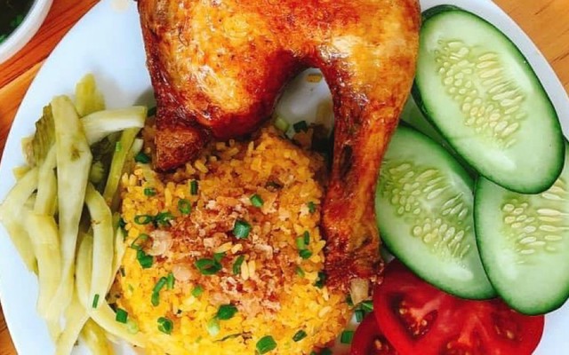 Cơm Gà Xối Mỡ Quý Ký