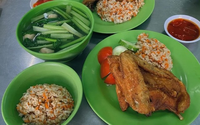 Lão Hương Thân - Cơm Gà Xối Mỡ
