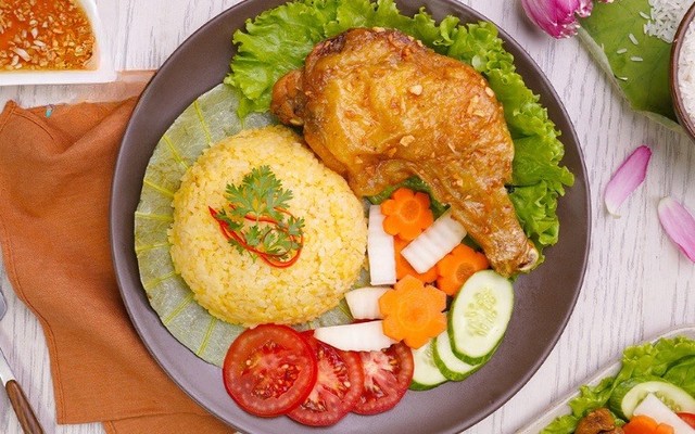 Quán Cơm Gà Xối Mỡ - 689 Bùi Hữu Nghĩa