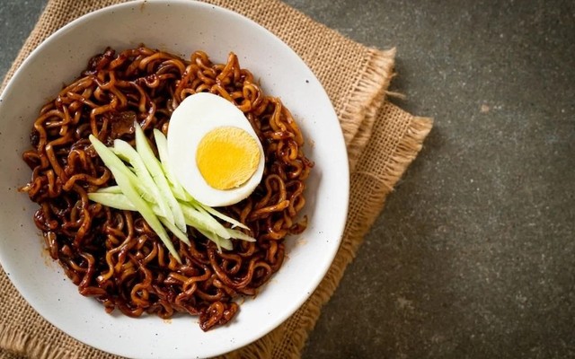 Tiệm Mì Tương Đen Chaewon - Đường 34B