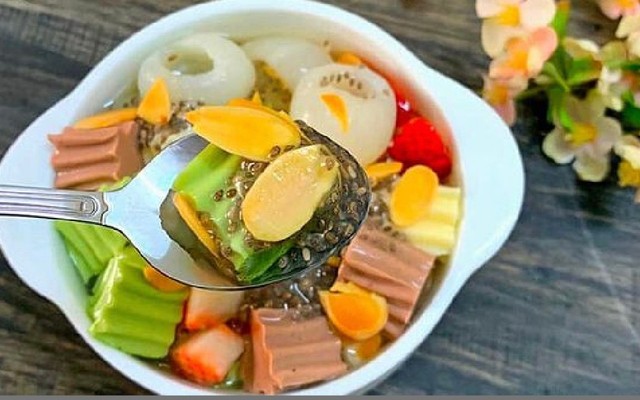 Chè Thái Hồng Nhung - Ung Văn Khiêm