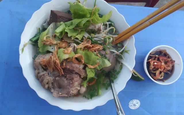 Hủ Tiếu Cô Đào - Lê Thị Hồng Gấm