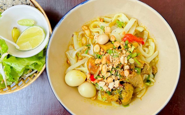 Mỳ Quảng & Ốp La Chảo - Bếp Linh - 22 Hà Nội