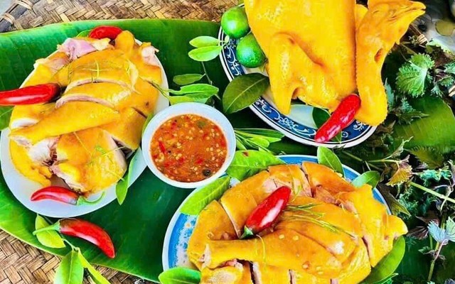 Gà Ủ Muối Út Dậu - CN Út Thông