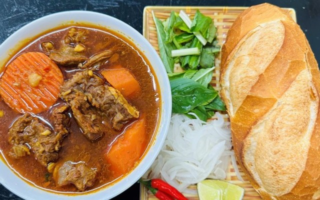 Bánh Mì Tô - Bò Kho & Xíu Mại & Lagu Gà - Tân Vĩnh