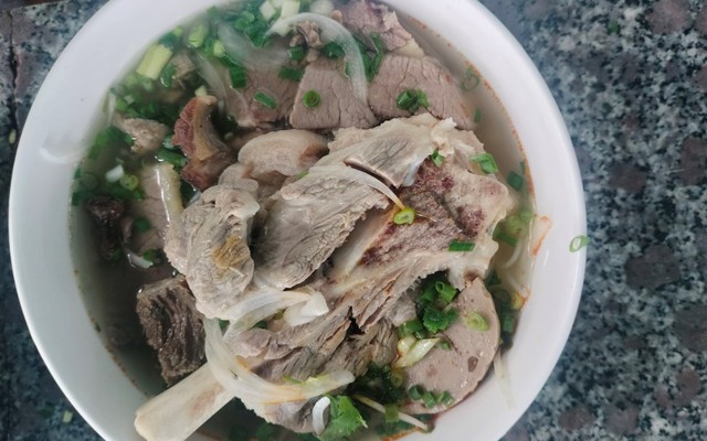 Bún Bò Huế Gia Hội - Đặc Biệt Bún Chìa - 39 Nguyễn Du