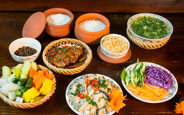 Cơm Niêu Hương Rừng - Lê Thúc Hoạch