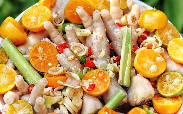 Ăn Vặt Quán - Chân Gà Sốt Thái, Cá Viên Chiên & Chả Lụa - Đường số 12