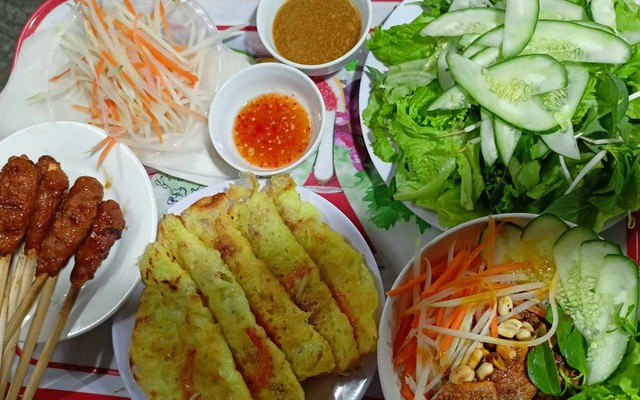 Quán Nga - Bánh Xèo, Nem Lụi & Bún Thịt Nướng - 329 Văn Tiến Dũng