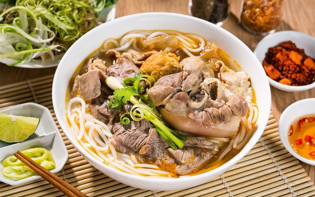 Bún Bò Huế Vỹ Dạ - Huỳnh Thiện Lộc