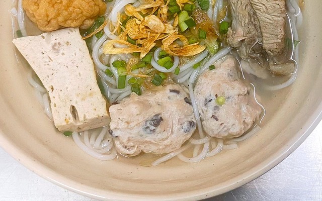 Quán TyTy - Chân Gà Nướng & Khô Mực - Lê Văn Sỹ