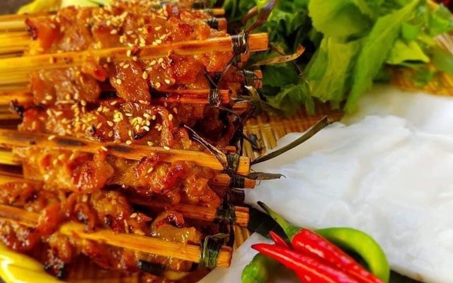 Cô Bảy Hội An - Cao Lầu, Xiên Nướng & Hến Xào