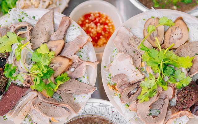 Bánh Hỏi Cháo Lòng Tư Lý - Trần Cao Vân